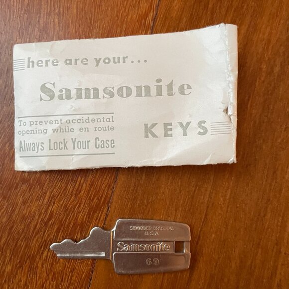 Vintage Silver Samsonite Sihouette Luggage Key - Picture 1 of 4